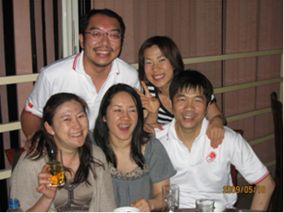 手術が終わってみんなで乾杯・写真中央が筆者（タイグエン省）